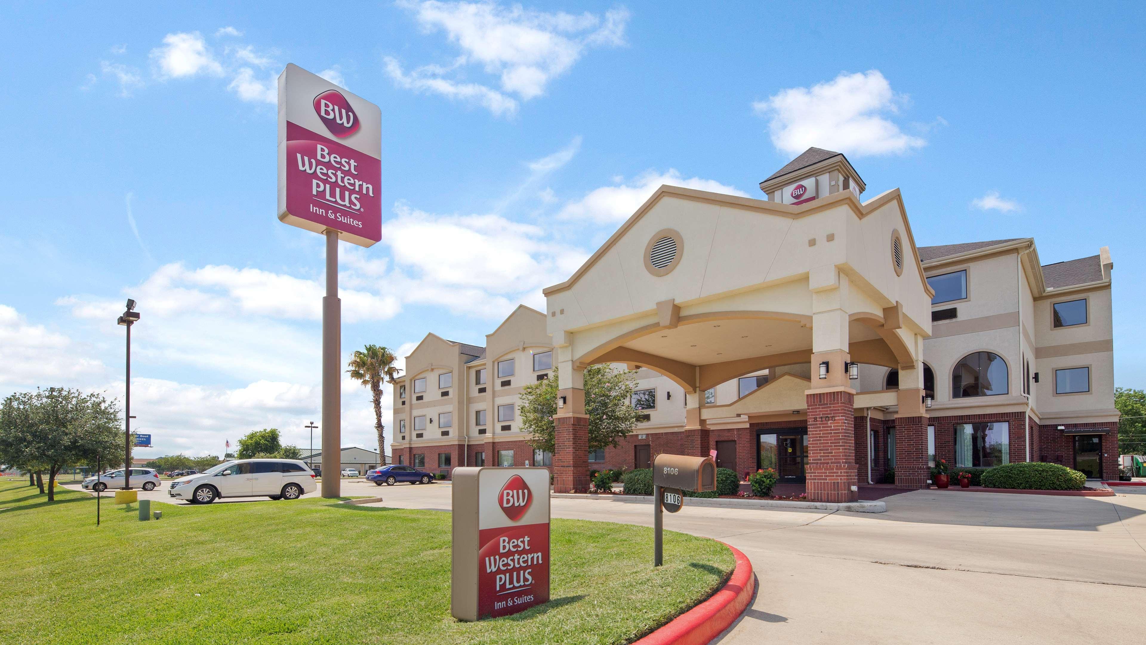 Best Western Plus Victoria Inn & Suites Экстерьер фото