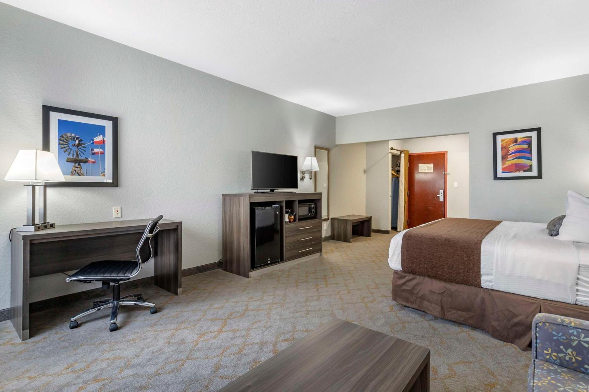 Best Western Plus Victoria Inn & Suites Экстерьер фото