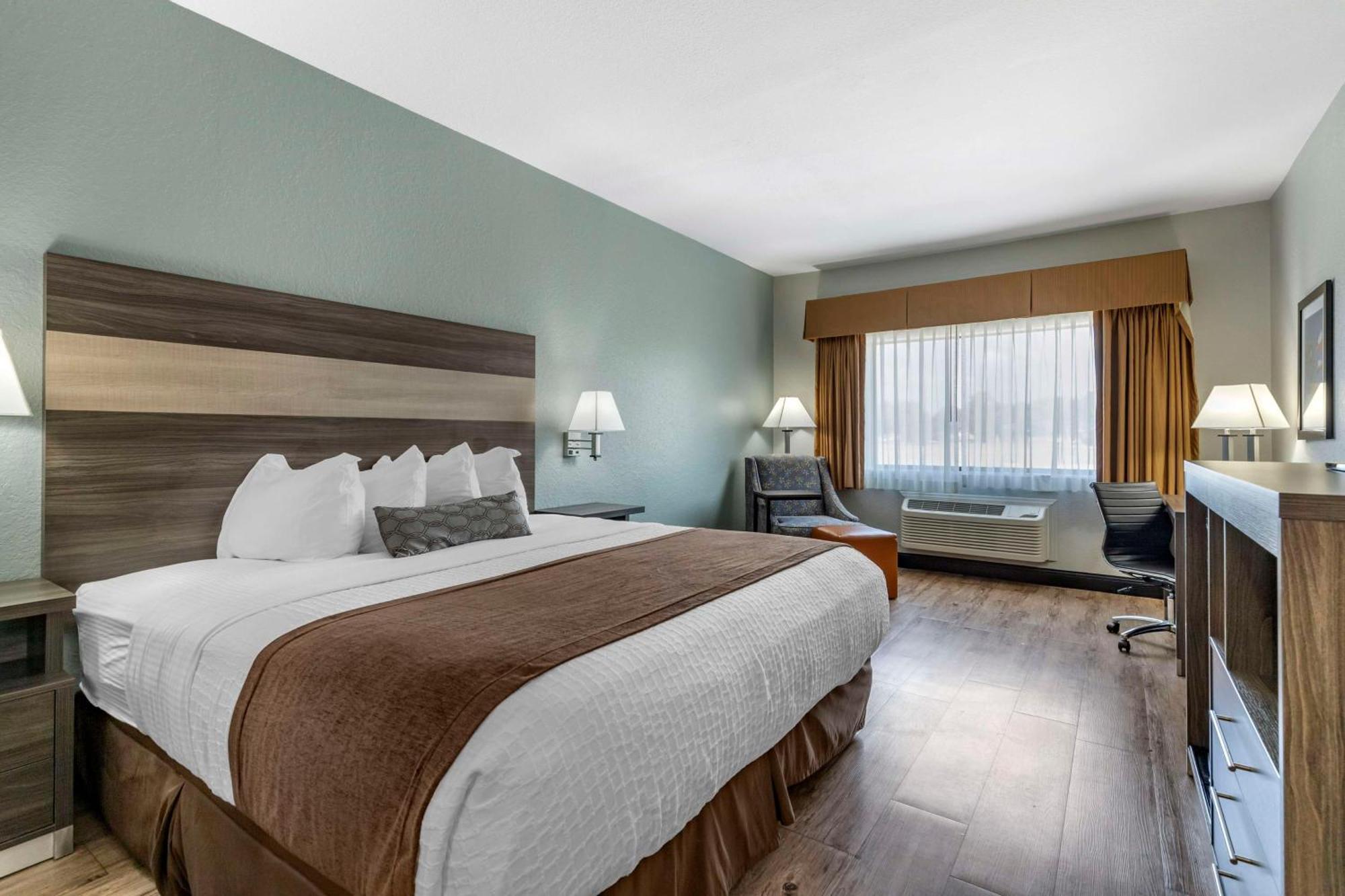 Best Western Plus Victoria Inn & Suites Экстерьер фото